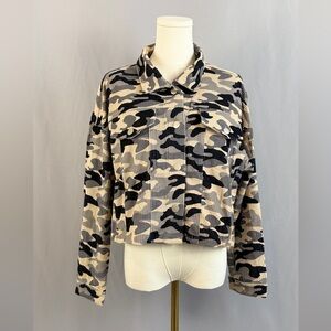 Savanna Jane Camouflage Utility Jacket Steals the Show With the v-back Back